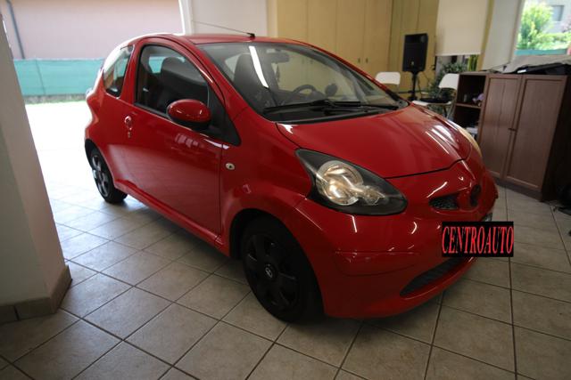 TOYOTA Aygo Neopatentati Benzina KlimaRadioCd 