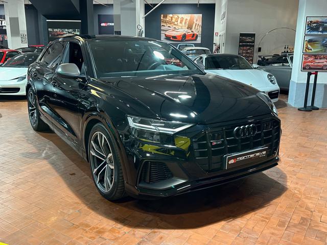 AUDI SQ8 Nero metallizzato