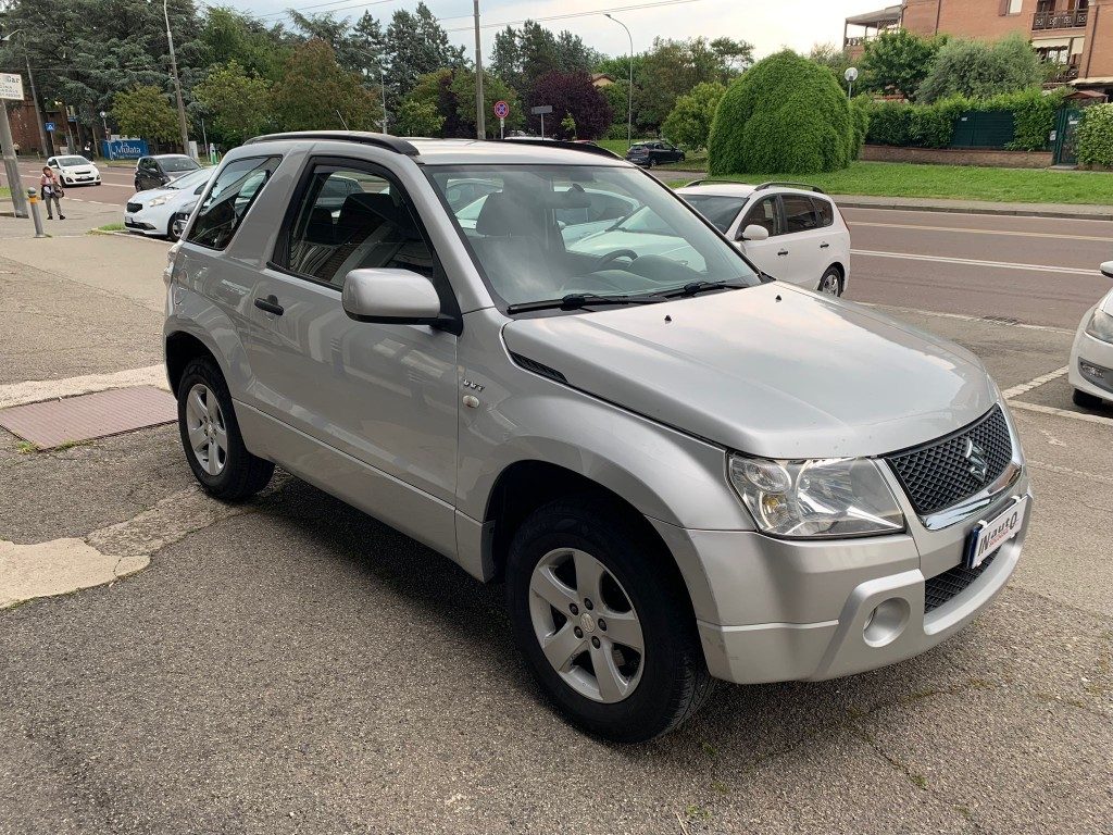 Foto SUZUKI Grand Vitara 1.6 16V 3 porte GPL MOTORE NUOVO APPENA CAMBIATO usato Bologna