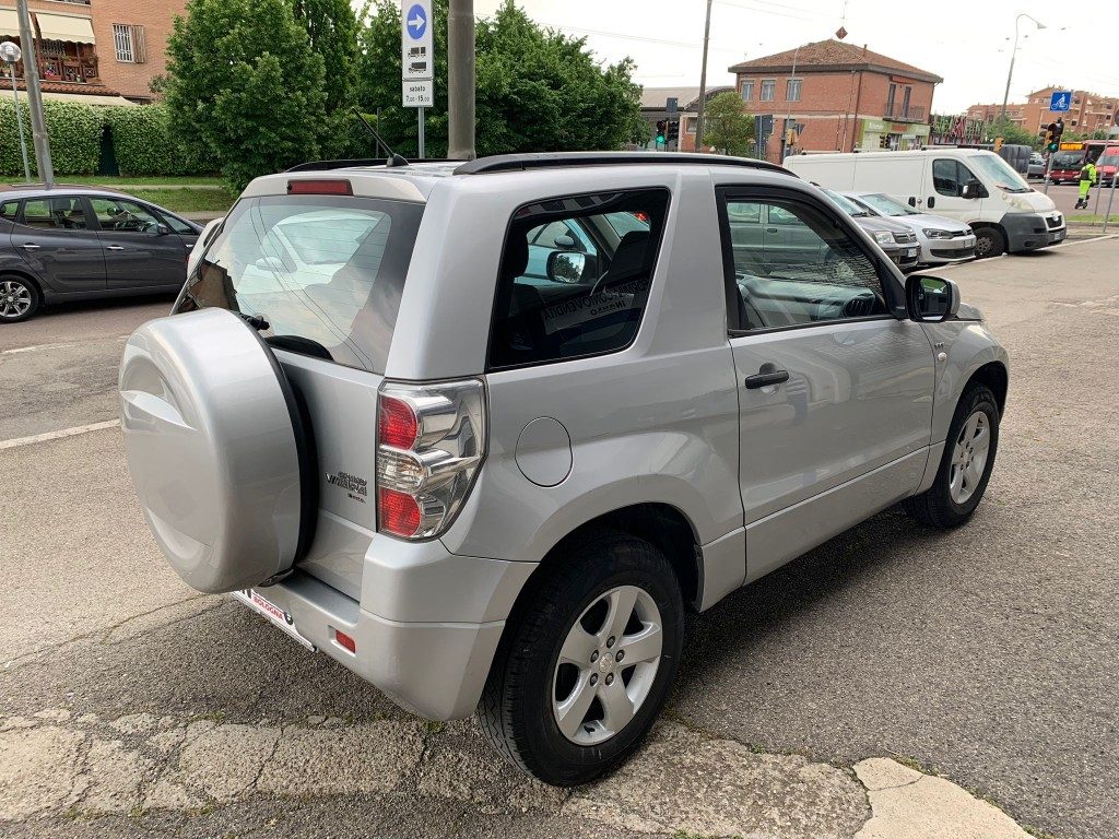 Foto SUZUKI Grand Vitara 1.6 16V 3 porte GPL MOTORE NUOVO APPENA CAMBIATO usato Bologna