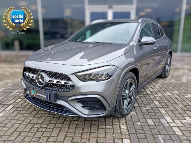 MERCEDES-BENZ GLA 200 Antracite metallizzato