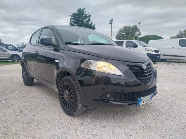 LANCIA Ypsilon Nero metallizzato