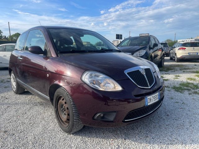 LANCIA Ypsilon Bordeaux metallizzato