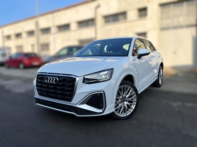 AUDI Q2 30 TDI S tronic S line Esterno & Interno 