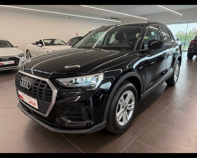 AUDI Q3 35 TFSI Business 