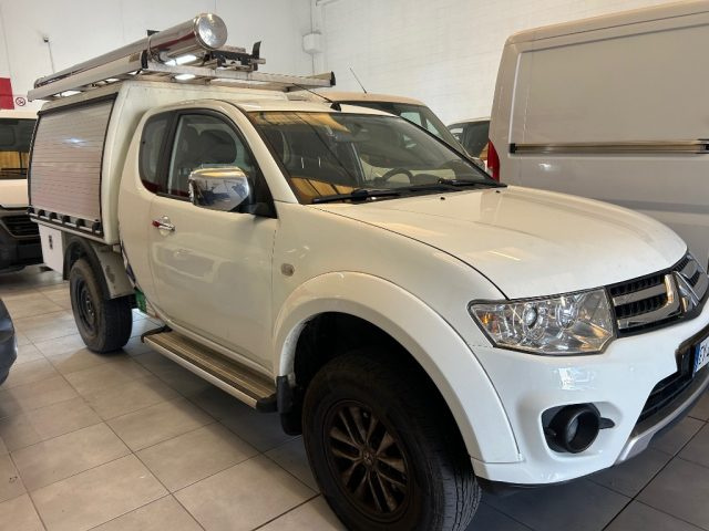 MITSUBISHI L200 Bianco pastello