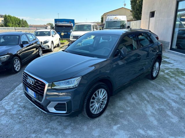 AUDI Q2 Grigio scuro metallizzato