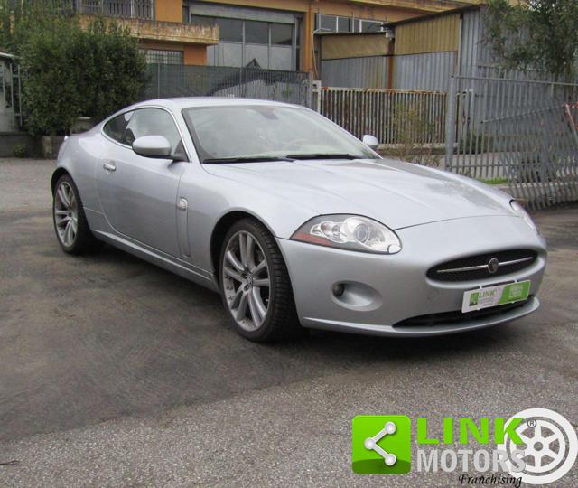 JAGUAR XK 4.2 V8 Coupé 