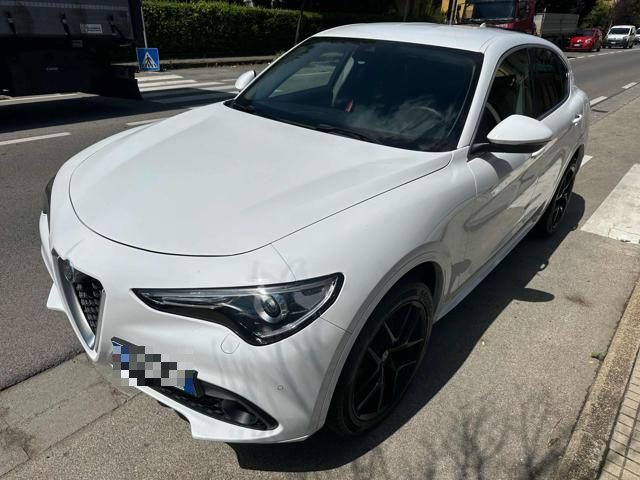 ALFA ROMEO Stelvio Bianco metallizzato