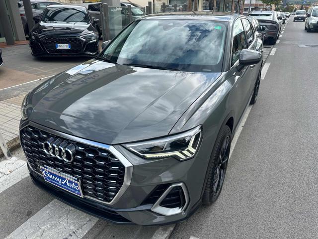 AUDI Q3 Grigio metallizzato