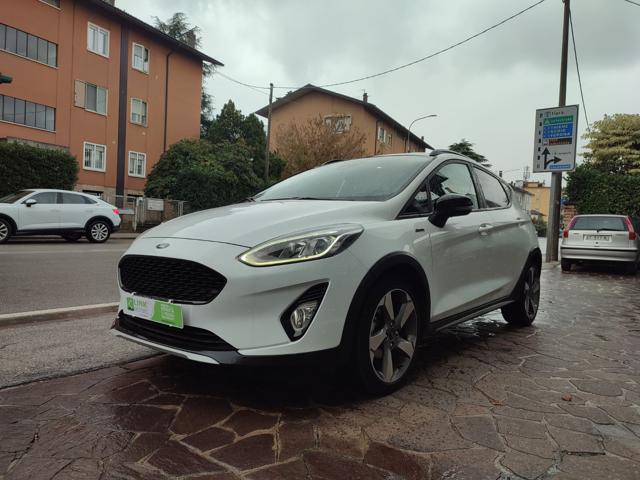 FORD Fiesta active black and white 