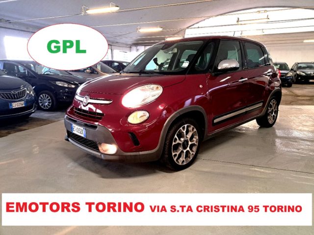 FIAT 500L Bordeaux metallizzato