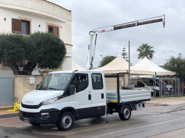 IVECO Daily 33S11 2.3 HPT DOPPIA CABINA CON GRU BONFIGLIOLI 