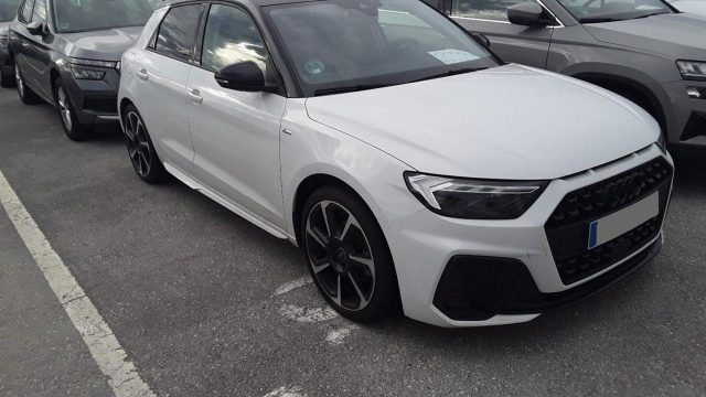 AUDI A1 SPB 30 TFSI Identity Black 