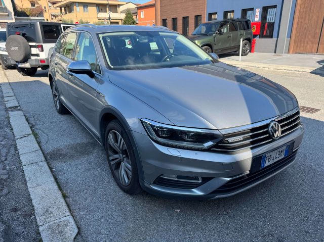 VOLKSWAGEN Passat Alltrack Argento pastello