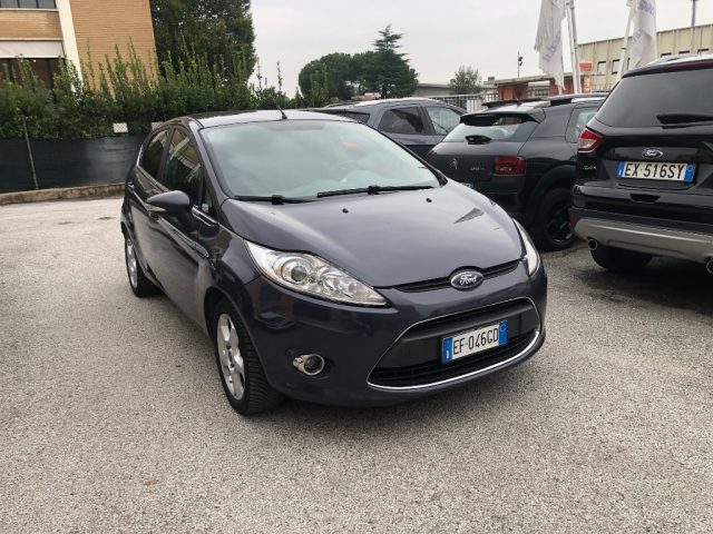 FORD Fiesta Grigio scuro metallizzato