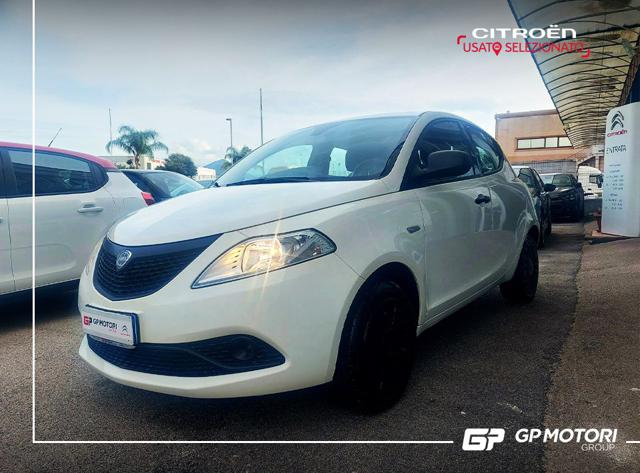 LANCIA Ypsilon 1.0 FireFly 5 porte S&S Hybrid Ecochic Silver 