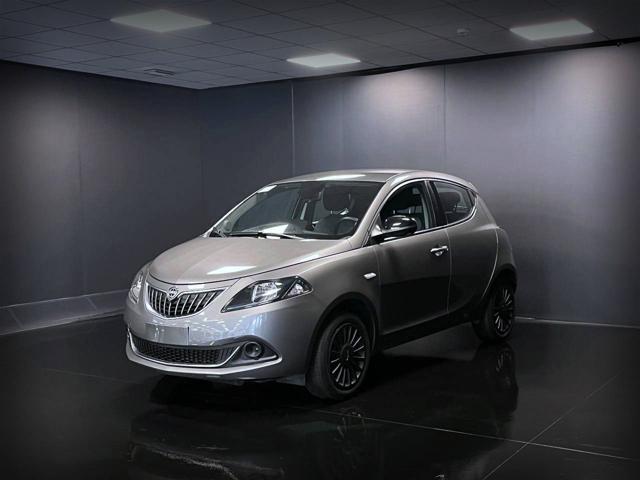 LANCIA Ypsilon 1.0 FireFly 5 porte S&S Hybrid Ecochic Silver Usato