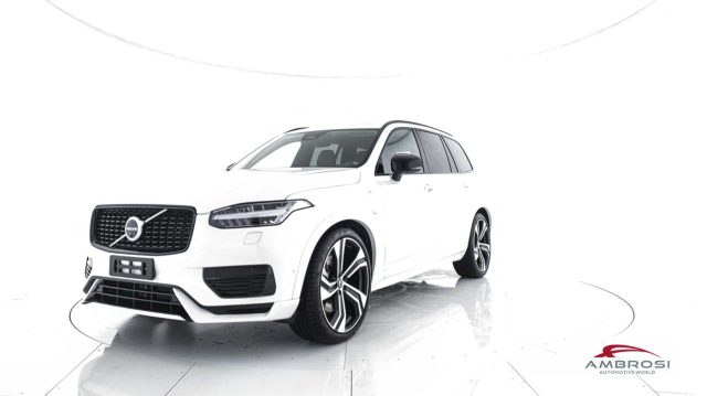 VOLVO XC90 Mild Hybrid B5 (d) AWD automatico Plus Bright 