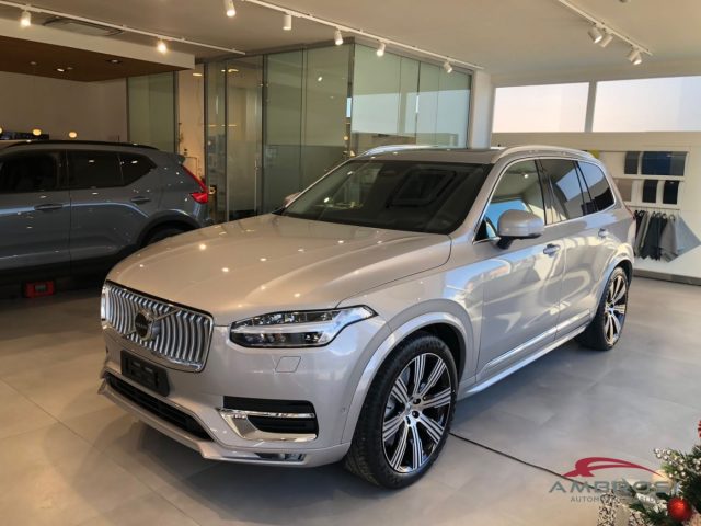 VOLVO XC90 B5 AWD mild hybrid (d) Plus Bright 