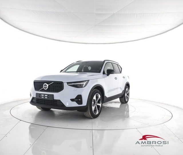 VOLVO XC40 B3 Mild hybrid Benzina Plus Dark 