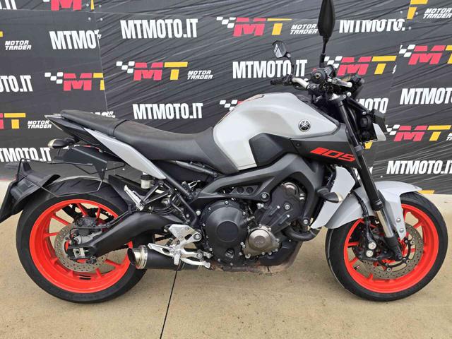 YAMAHA MT-09 Gray pastel