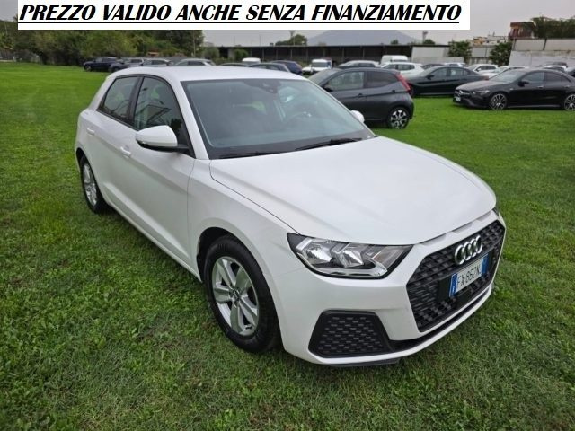 AUDI A1 Bianco pastello