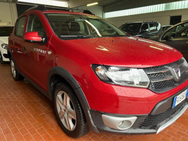 DACIA Sandero Bordeaux metallizzato