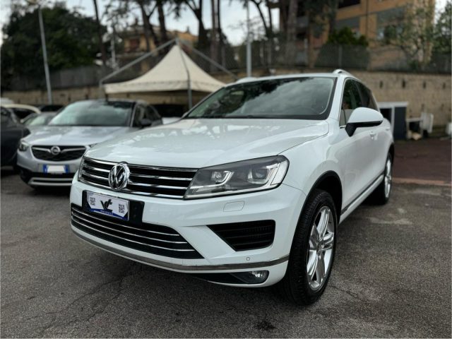 VOLKSWAGEN Touareg Bianco pastello