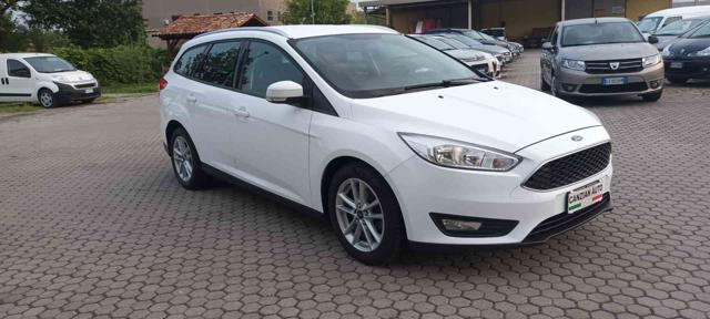 FORD Focus Bianco pastello