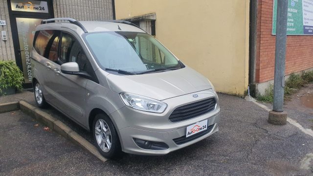 FORD Tourneo Courier Argento metallizzato