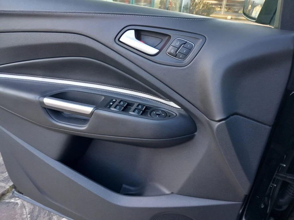 FORD Kuga 2.0 TDCI 150 CV S&S 4WD Powershift Vignale - 8