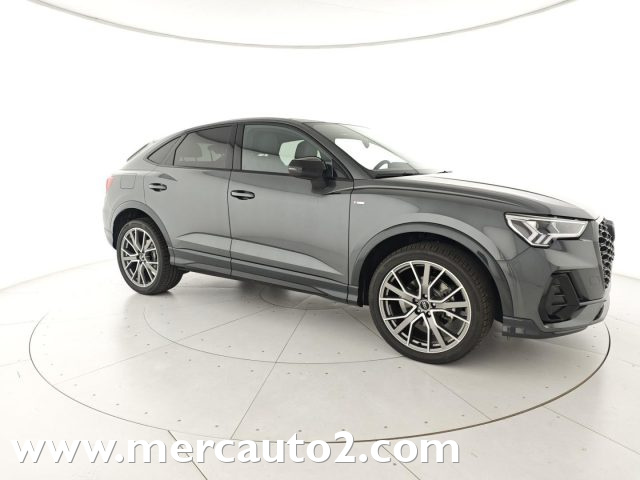 AUDI Q3 Grigio metallizzato