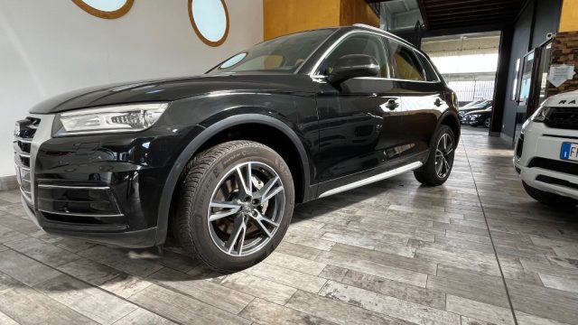 AUDI Q5 40 TDI quattro S tronic Business Sport 