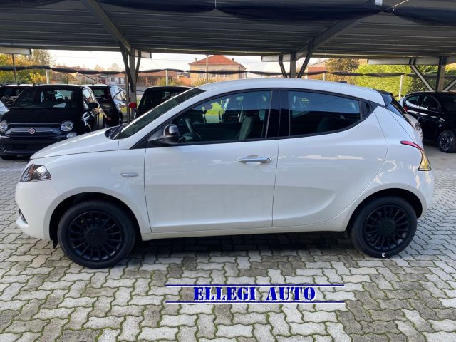 LANCIA Ypsilon Bianco extraserie pastello