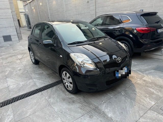 TOYOTA Yaris 1.0 5 porte Luxury pack 