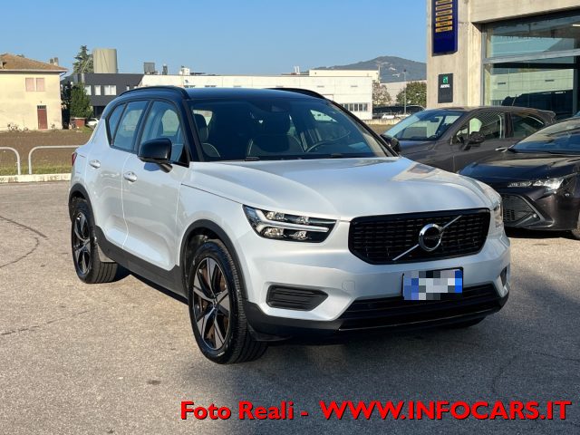 VOLVO XC40 Bianco metallizzato