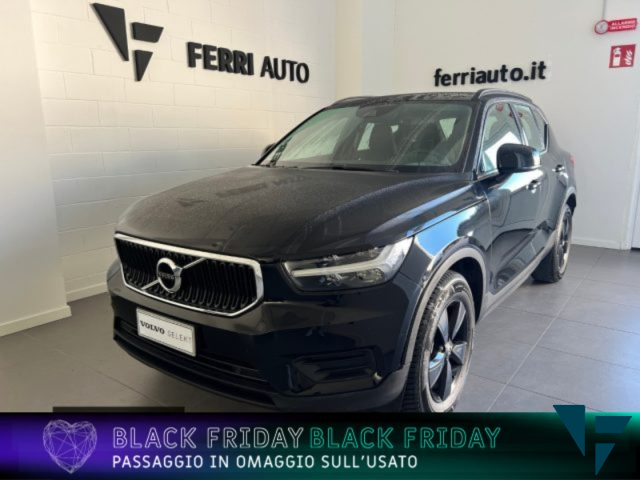 VOLVO XC40 T2 Geartronic Momentum Core 