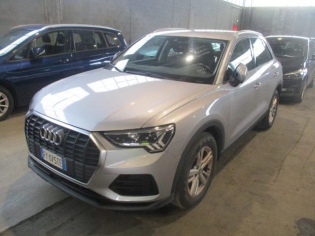 AUDI Q3 35 TDI S tronic Business *Navi,Sensori,LED* 