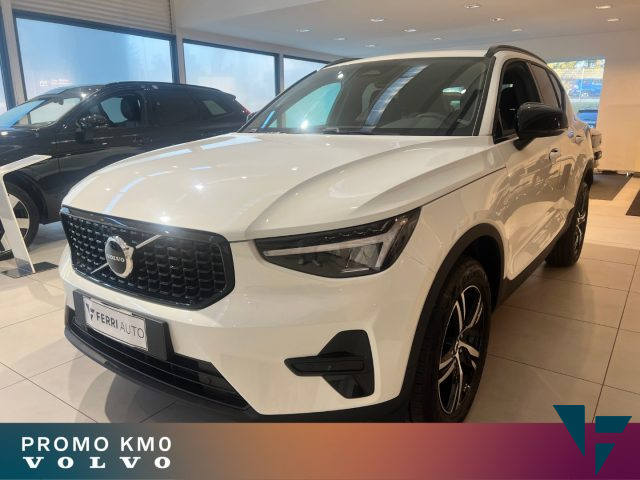 VOLVO XC40 B3 automatico Plus Dark 