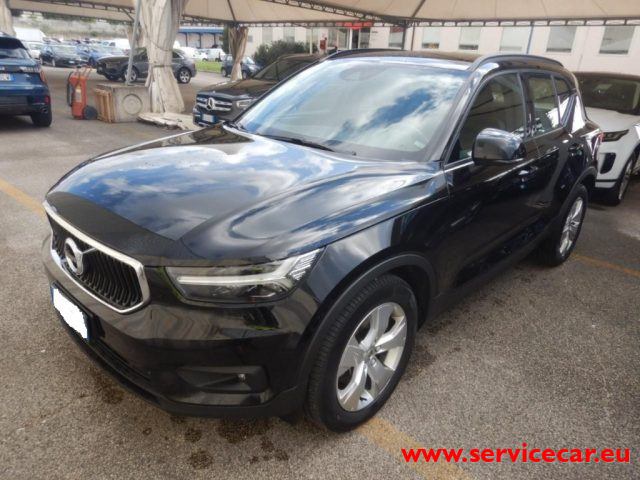 VOLVO XC40 D3 AWD Geartronic Momentum Usato