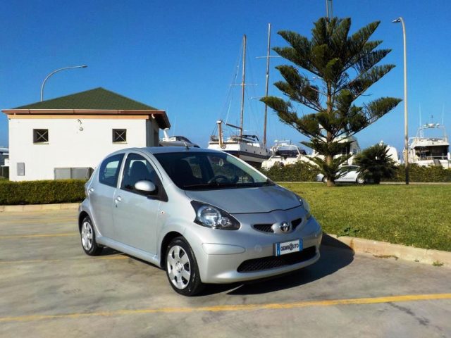 TOYOTA Aygo 1.0 12V VVT-i 5 porte Sol 