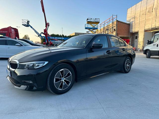 BMW 318 d 48V Business Advantage 