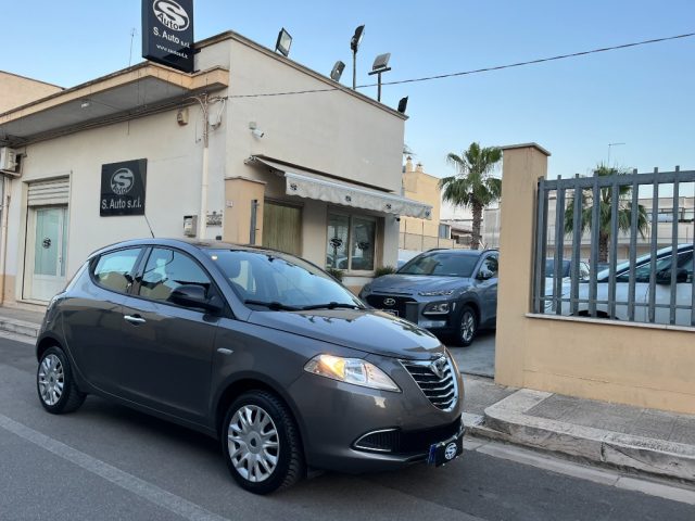 LANCIA Ypsilon 1.2 69 CV 5 porte Silver 