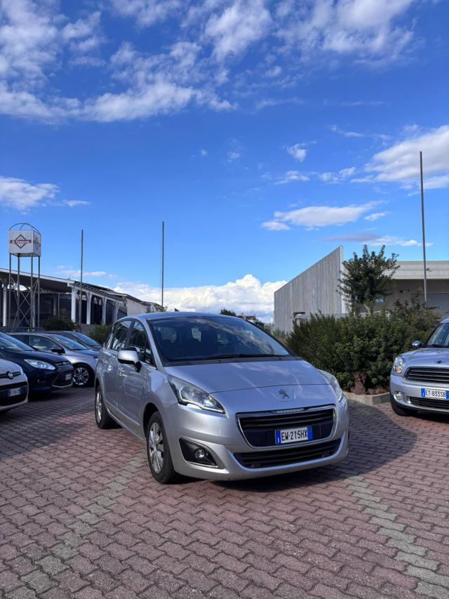 PEUGEOT 5008 1.6 HDi 115CV Access 