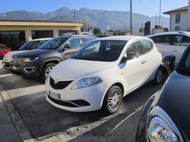 LANCIA Ypsilon 1.2 69 CV 5 porte Silver 