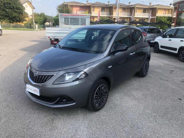 LANCIA Ypsilon 1.0 FireFly 5 porte S&S Hybrid Ecochic Silver 