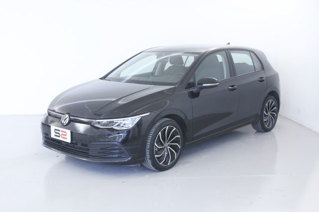 VOLKSWAGEN Golf 1.0 eTSI EVO DSG Life Cerchi da 17'' Usato