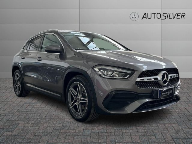 MERCEDES-BENZ GLA 200 d Automatic Premium 