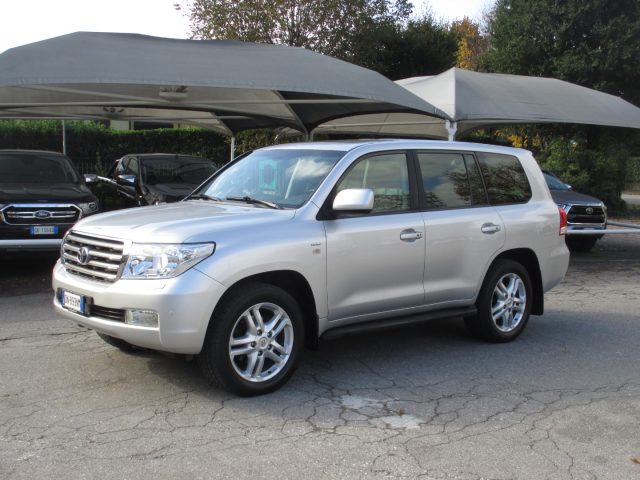 TOYOTA Land Cruiser V8 4.5 D4-D 7 posti 